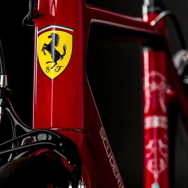 Ferrari logó