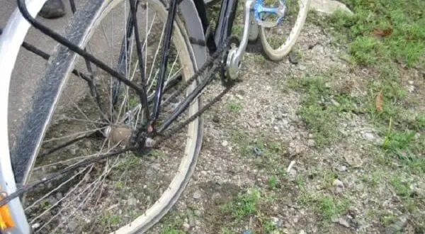 Hogyan lehet eltávolítani egy nyolcas számot egy kerékpárkerékről - okok, hogyan kell rögzíteni